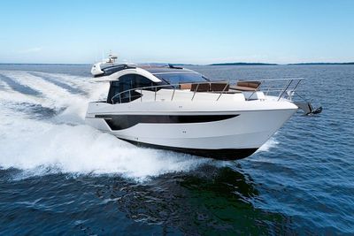 Yacht