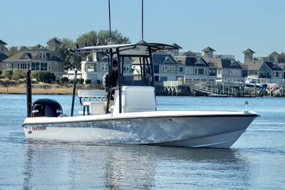 Contender 25 Bay