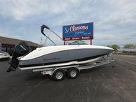 2023 NauticStar 243DC Sport Deck