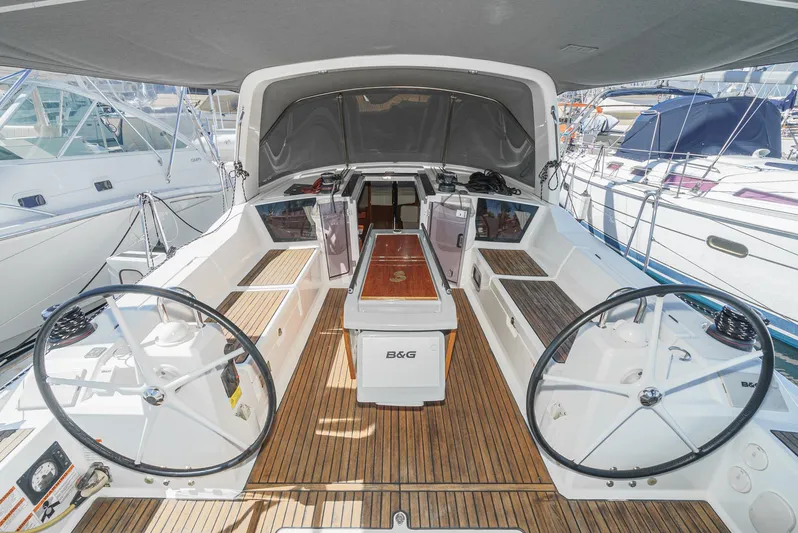 Ms T Yacht Photos Pics 