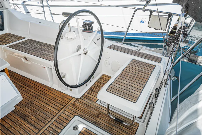 Ms T Yacht Photos Pics 