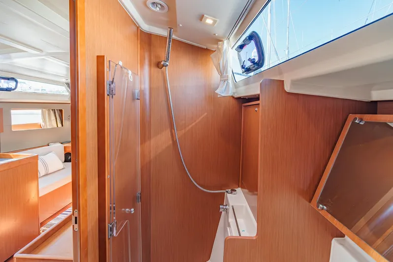 Ms T Yacht Photos Pics 