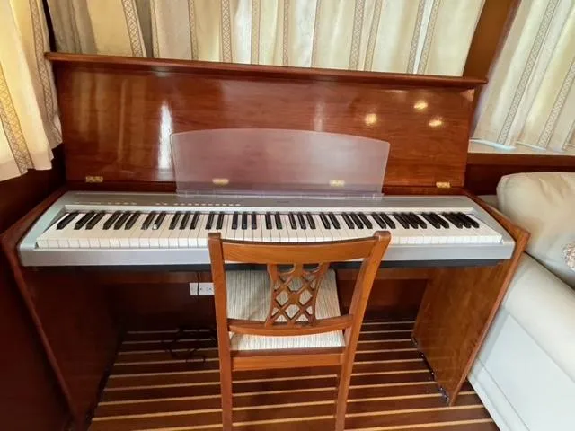 Dame De Coeur Yacht Photos Pics 