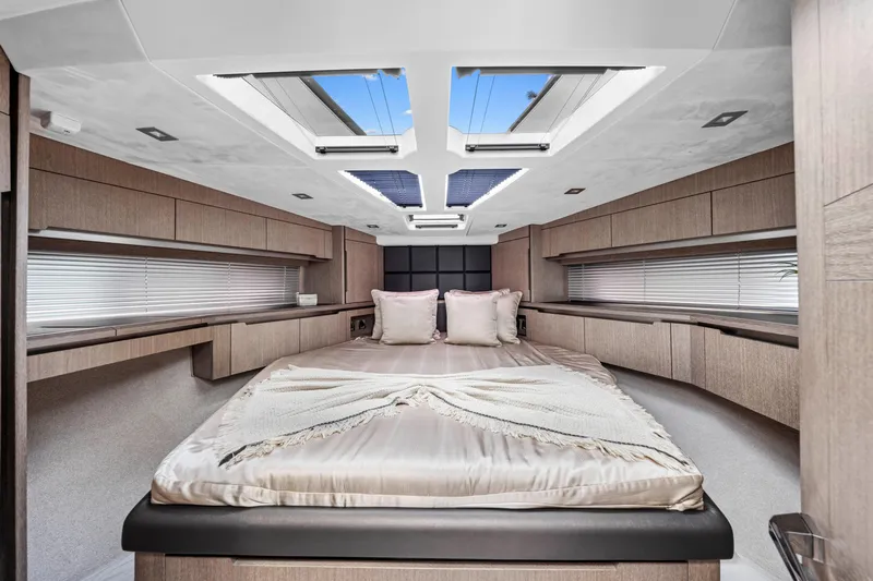 Tlor Yacht Photos Pics 