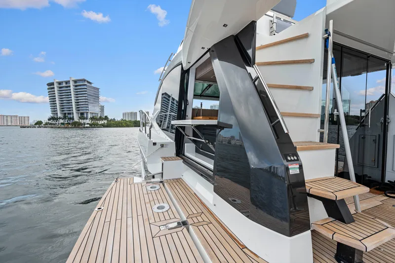 Tlor Yacht Photos Pics 