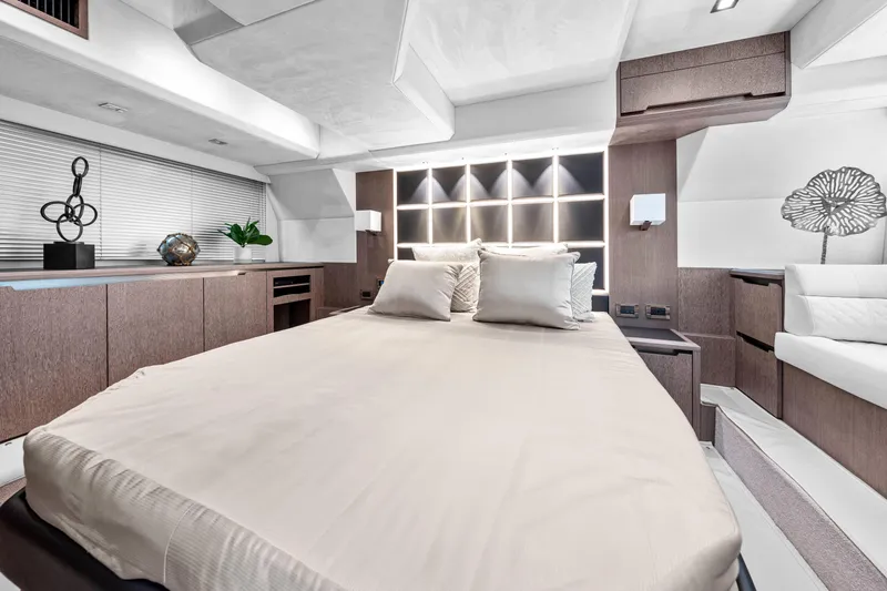 Tlor Yacht Photos Pics 