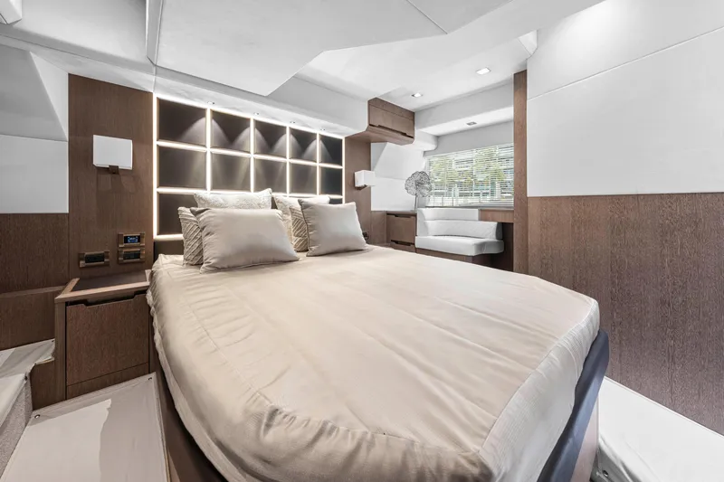 Tlor Yacht Photos Pics 