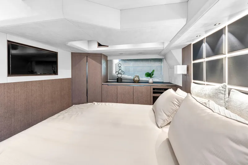 Tlor Yacht Photos Pics 