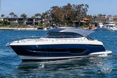 Riviera 4600 Sport Yacht