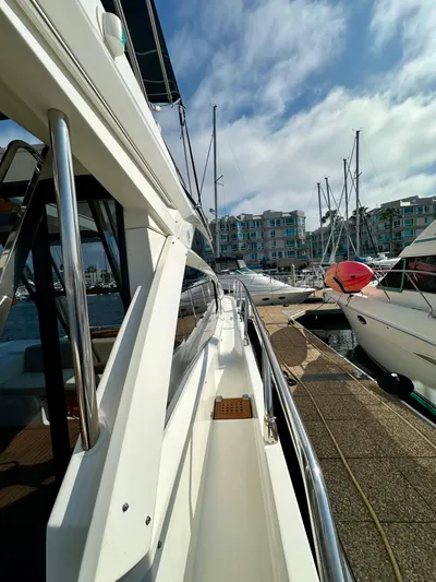 Y Knot Yacht Photos Pics 