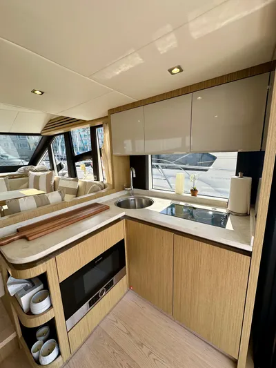 Y Knot Yacht Photos Pics 