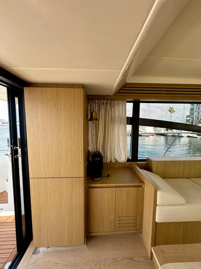 Y Knot Yacht Photos Pics 