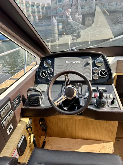 Y Knot Yacht Photos Pics 