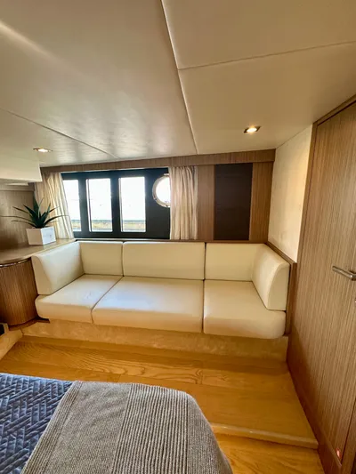 Y Knot Yacht Photos Pics 