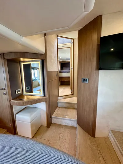 Y Knot Yacht Photos Pics 