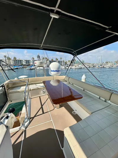 Y Knot Yacht Photos Pics 