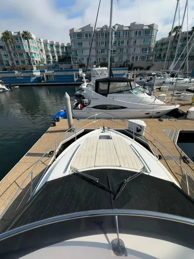 Y Knot Yacht Photos Pics 