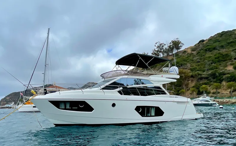 Y Knot Yacht Photos Pics 