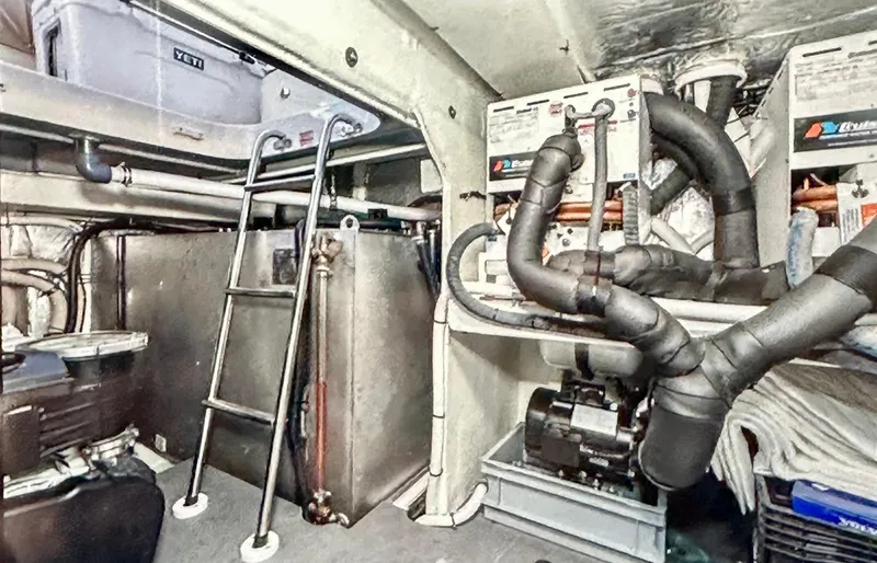 Y Knot Yacht Photos Pics 