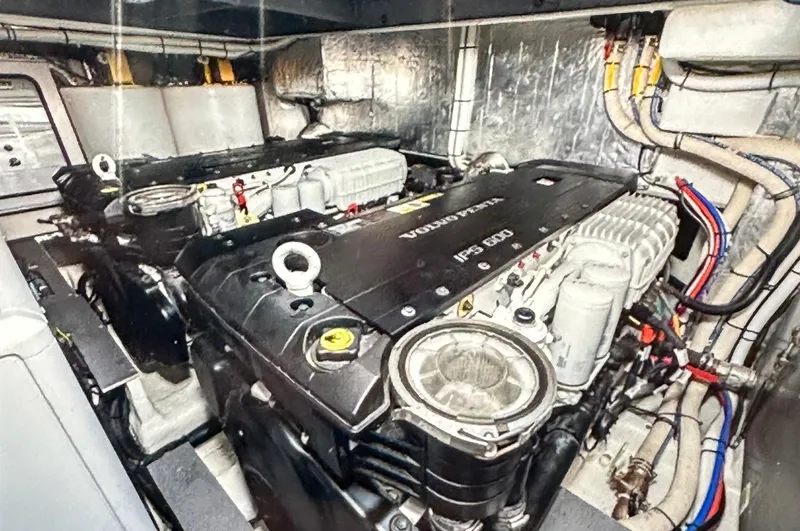 Y Knot Yacht Photos Pics 