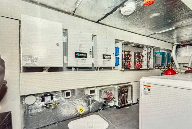 Y Knot Yacht Photos Pics 