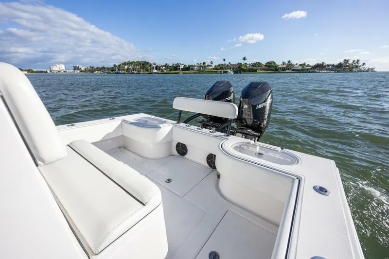  Yacht Photos Pics 2019 SeaHunter 28 Floridian boat with dual Mercury engines on open water.