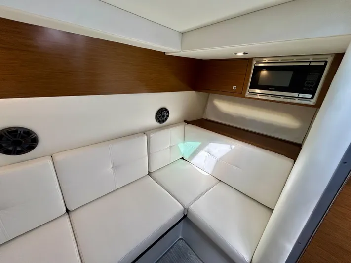 Tgis Yacht Photos Pics 