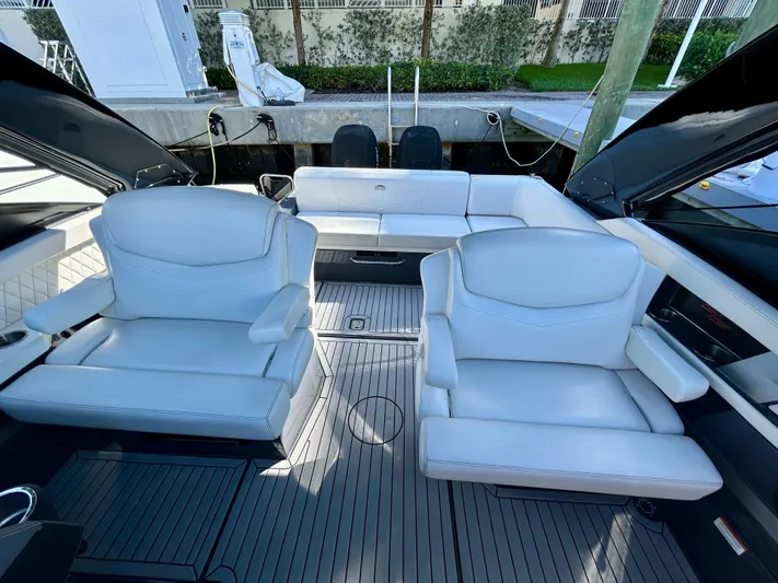 Tgis Yacht Photos Pics 2021 Cruisers Yachts 338 South Beach Edition Bow Rider interior with luxurious white seating.