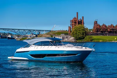 Riviera 4600 Sport Yacht