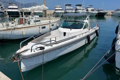 2020 Axopar 28 TTop