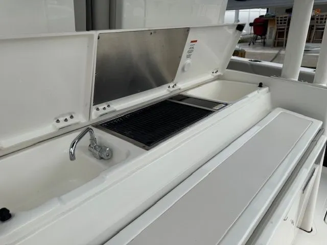  Yacht Photos Pics 2022 PURSUIT 328 S - Image 8