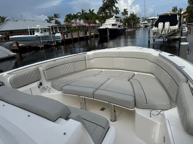  Yacht Photos Pics 2022 PURSUIT 328 S - Image 9