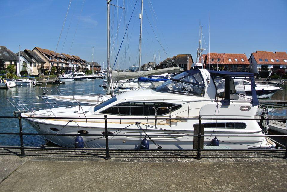 2001 Broom 415os Motor Yachts for sale - YachtWorld