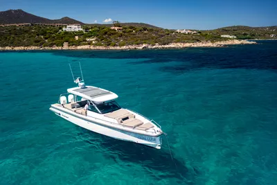 Axopar 37 Sun-Top Mediterrana Edition