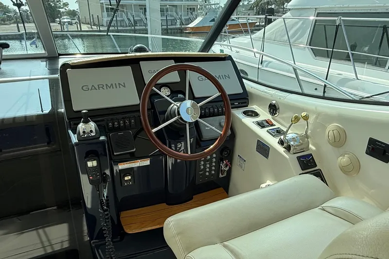  Yacht Photos Pics 2007 Tiara Yachts 3900 Sovran helm with Garmin navigation system and luxurious seating.