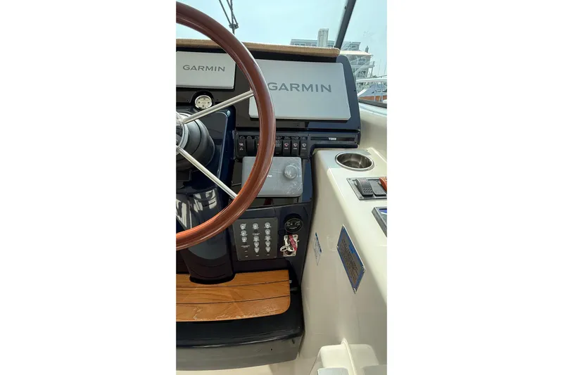  Yacht Photos Pics Helm of 2007 Tiara Yachts 3900 Sovran with Garmin navigation system.