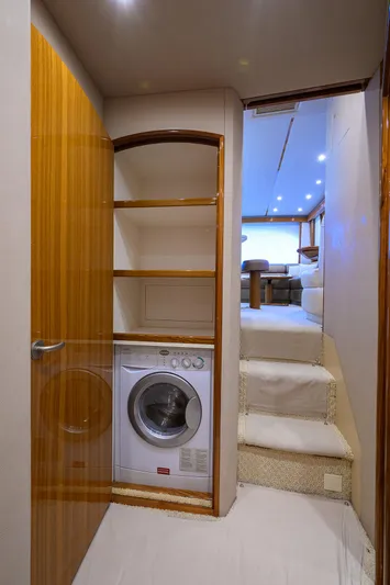 G&g Yacht Photos Pics Viking 46 G&G - Interior Laundry