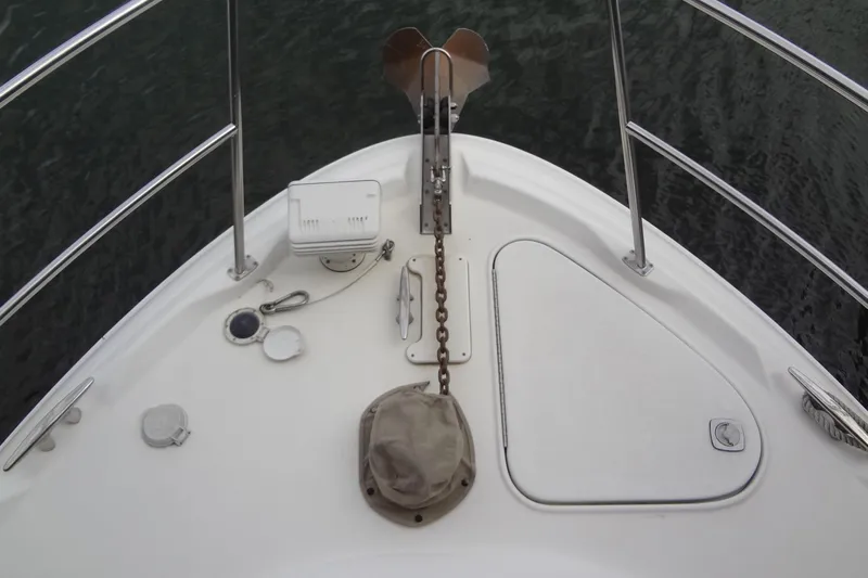 Shel 'b' Gale Yacht Photos Pics Bow of 2001 Sea Ray 380 Sundancer with anchor and deck fittings.