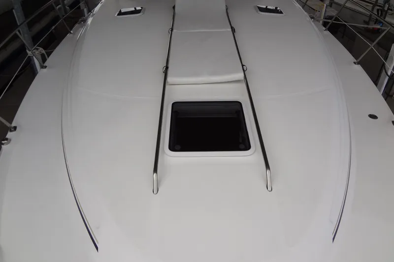 Shel 'b' Gale Yacht Photos Pics 2001 Sea Ray 380 Sundancer boat deck with hatch and railing.