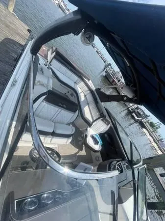  Yacht Photos Pics 2017 Sea Ray SLX 280 boat docked at a marina.