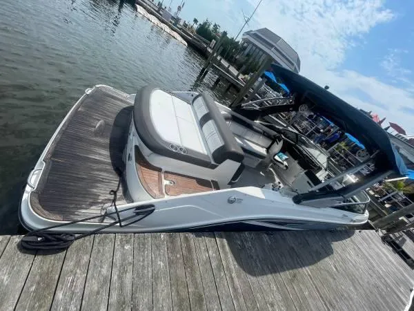  Yacht Photos Pics 2017 Sea Ray SLX 280 boat docked at a marina.