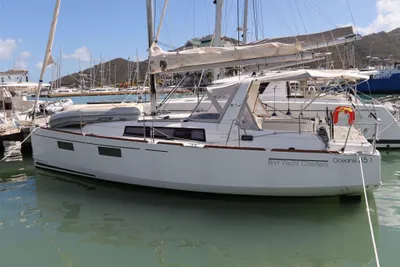 2018 Beneteau Oceanis 35.1