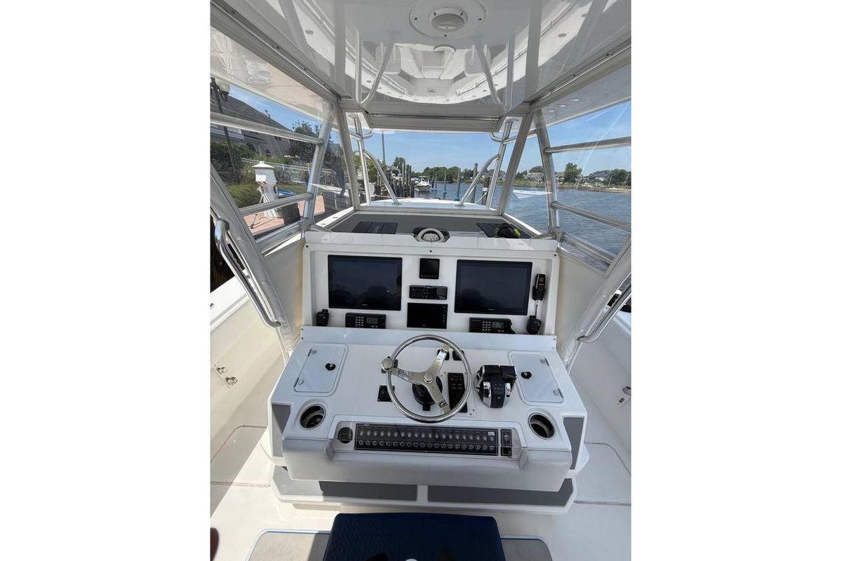 2018 Invincible 42 