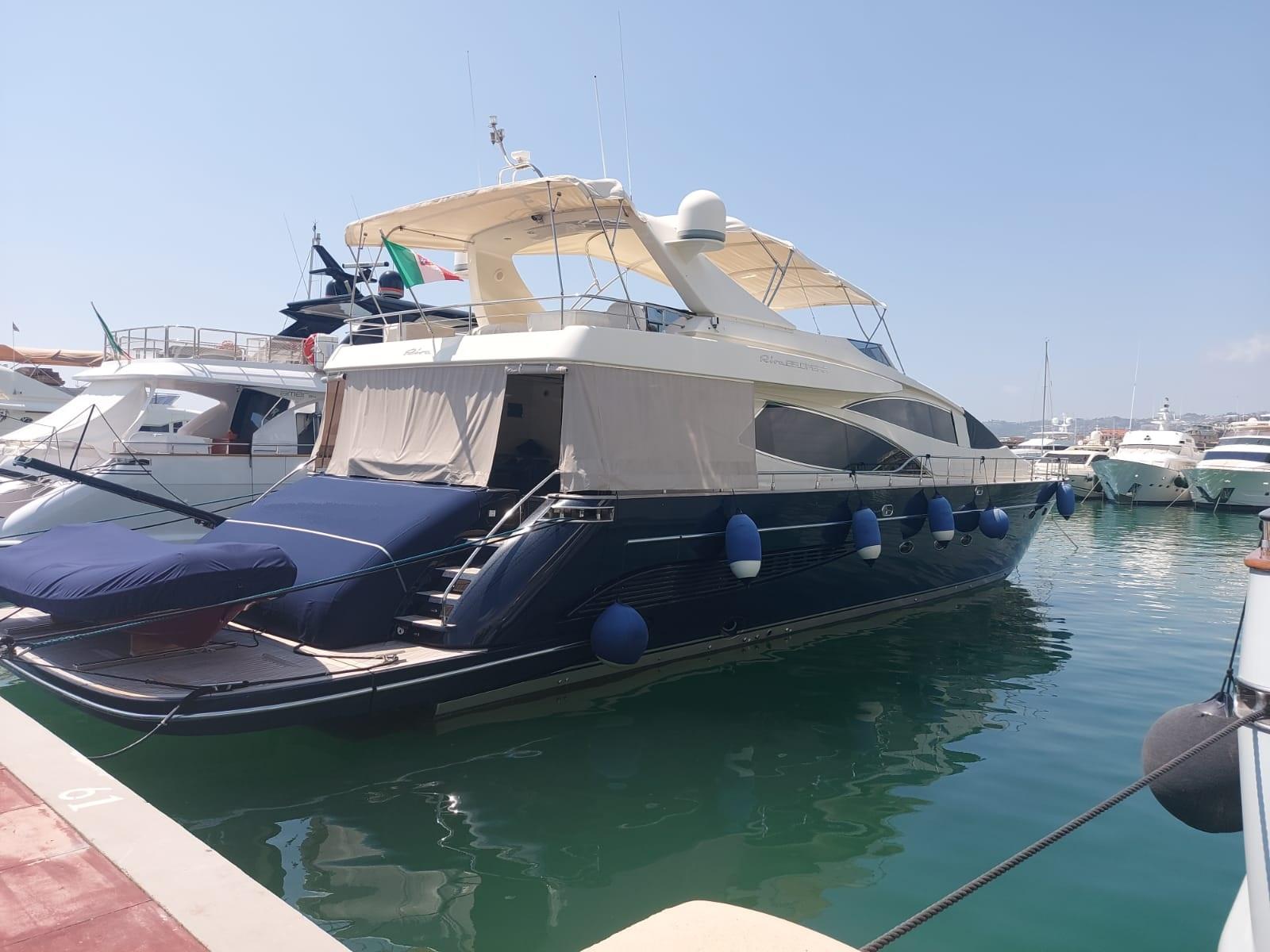 2004 Riva Opera 85