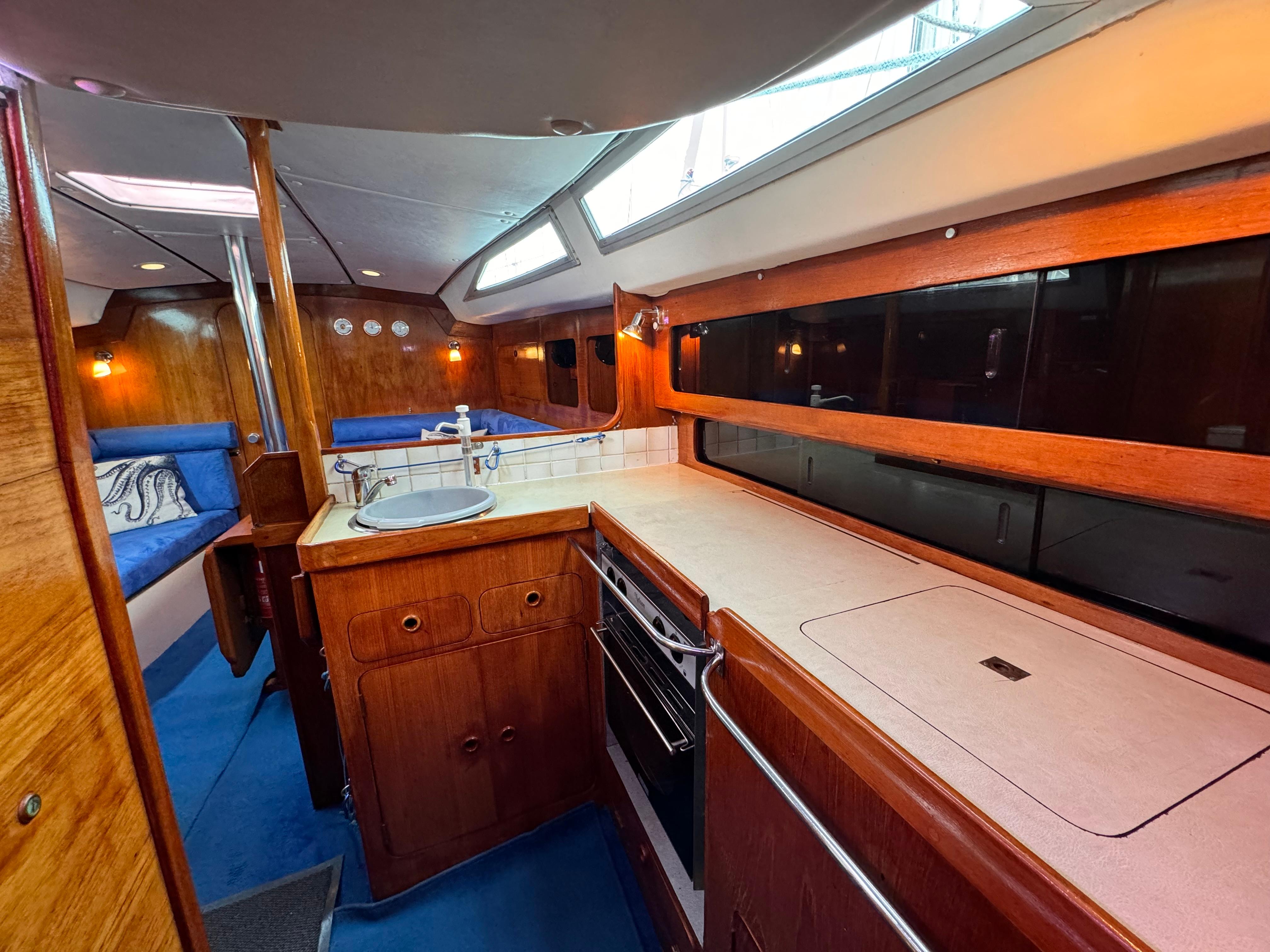 1984 Moody 34 Cruceros (vela) en venta - YachtWorld