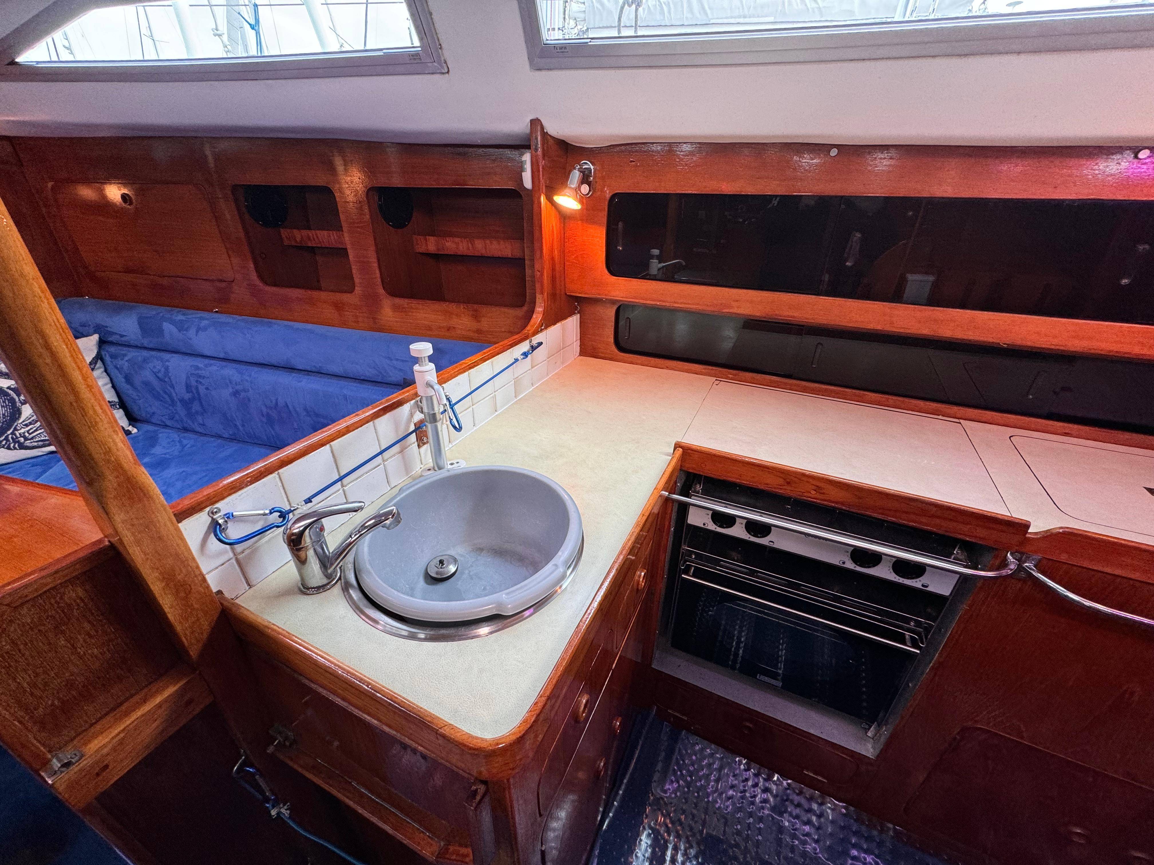 1984 Moody 34 Cruceros (vela) en venta - YachtWorld