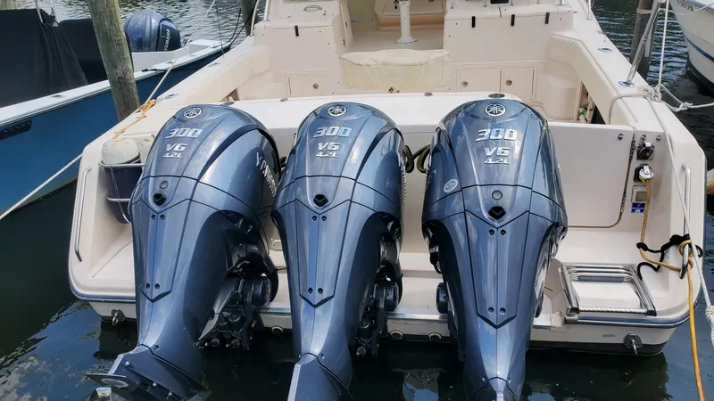  Yacht Photos Pics 2007 Grady-White Express 360 boat with triple Yamaha 300 V6 outboard engines.