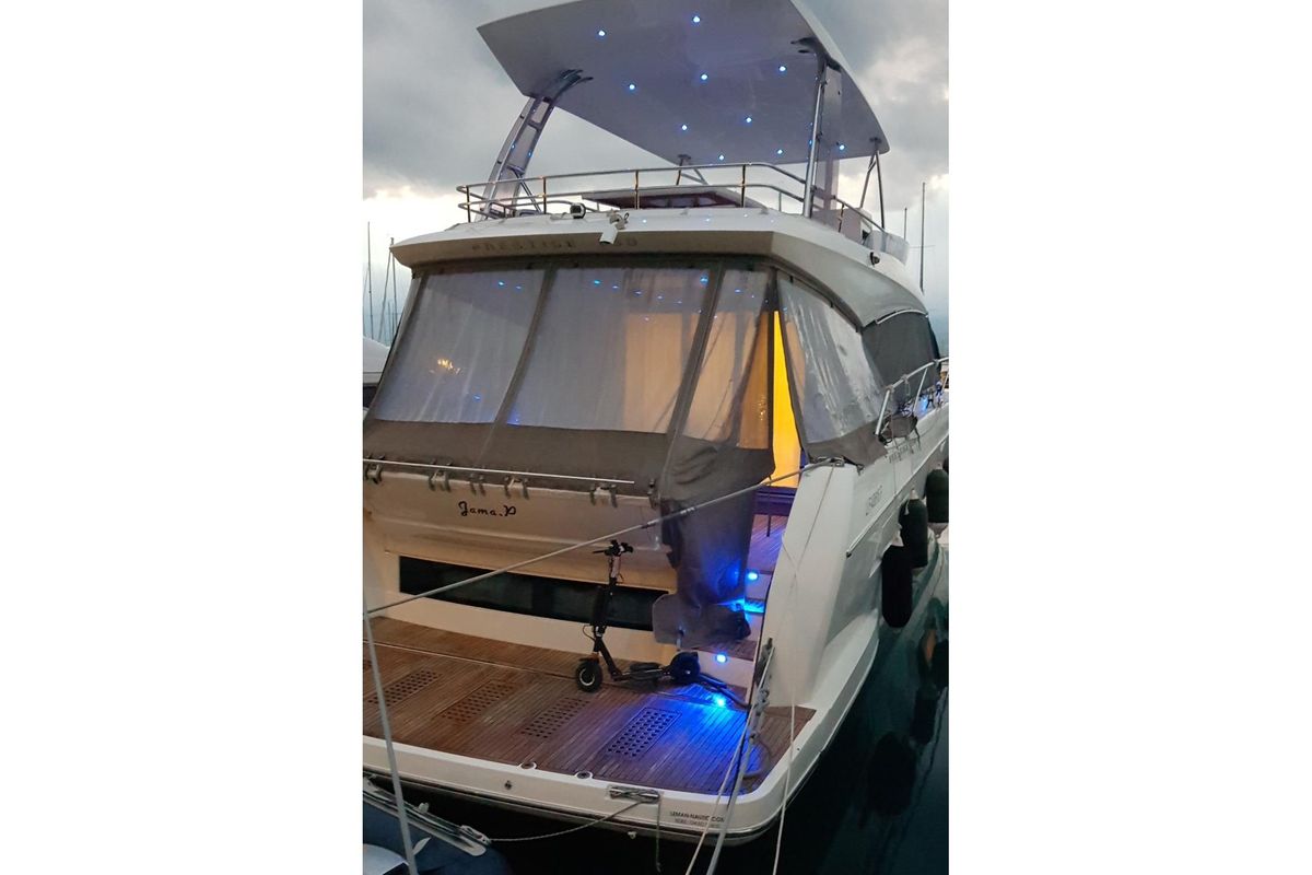 2016 Prestige 58 