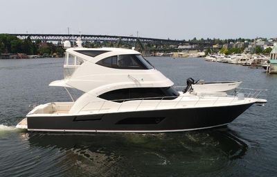 2013 Riviera 53 Enclosed Bridge