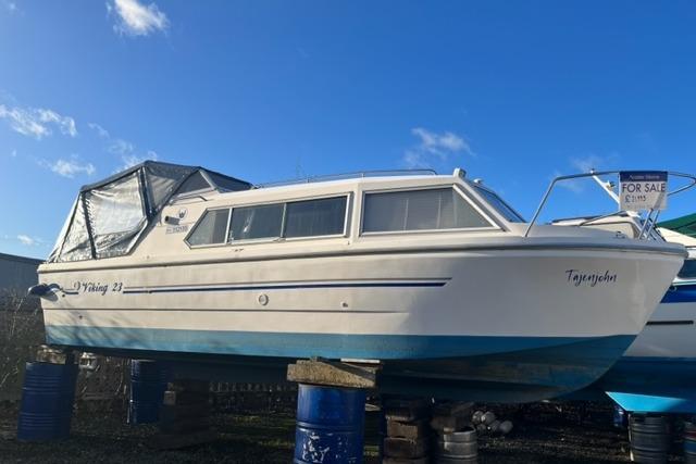 2005 Viking 23 Narrow Beam
